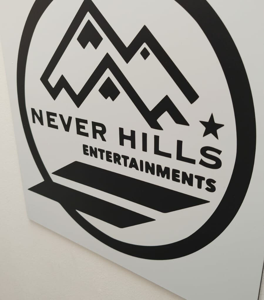 NEVER HILLS STUDIO